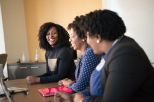 mulheres em reunião